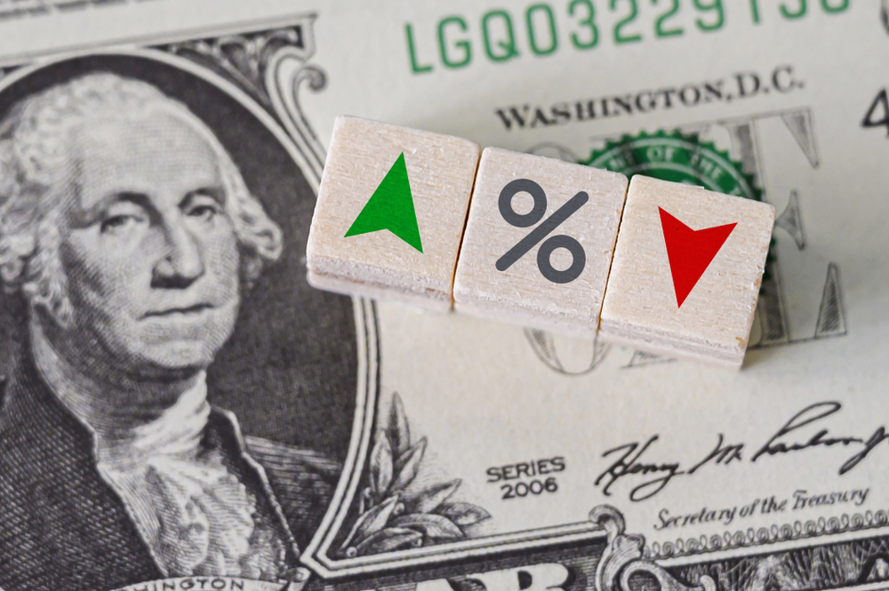 Dolar AS Menguat, Pasar Menunggu Penunjukan Anggota Dewan The Fed dan Data Inflasi