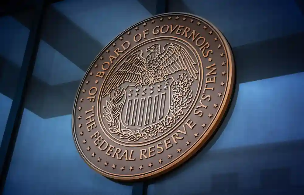Emas Meraih Level Tertinggi Dua Minggu setelah Trump Mencoba Memecat Gubernur The Fed Cook